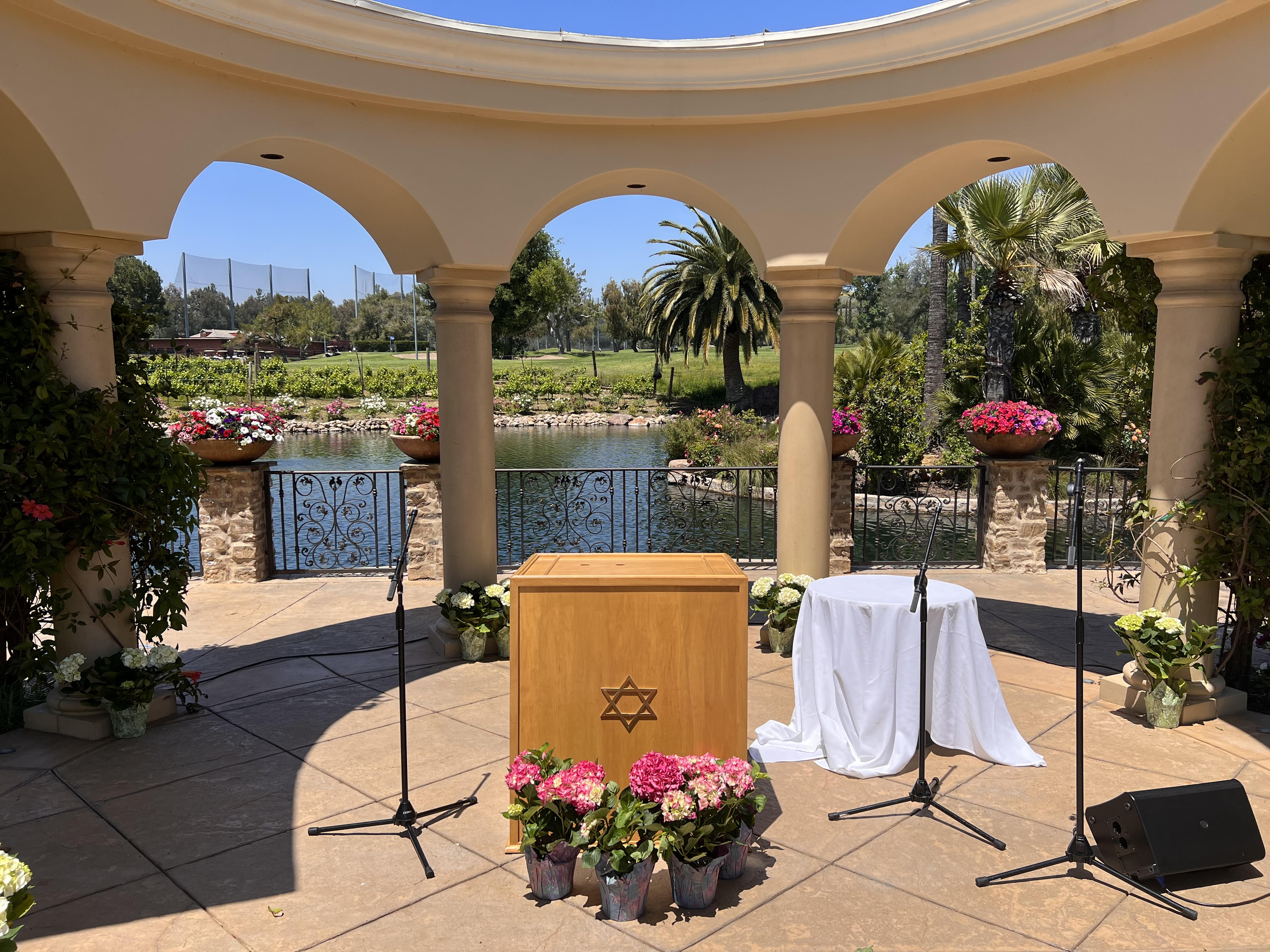 please contact us if you see any issues with our site